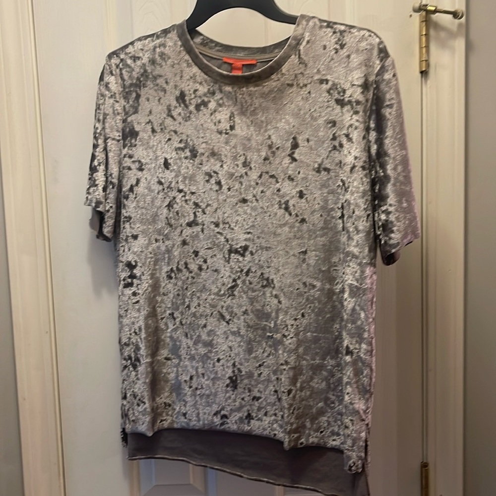 Chelsea & Violet C & V gray crushed velvet short sleeve shirt M